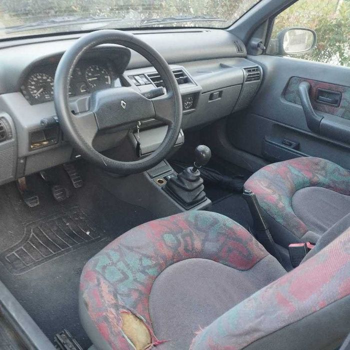Renault Clio — fotografia 4