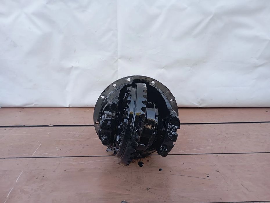 Diferencial trás NISSAN NT400 Cabstar Chassis (F24F)