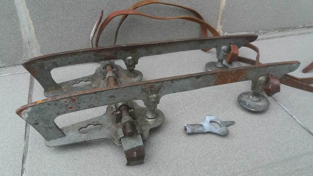 1950-te   Łyżwy na Kluczyk - przykręcane do butów