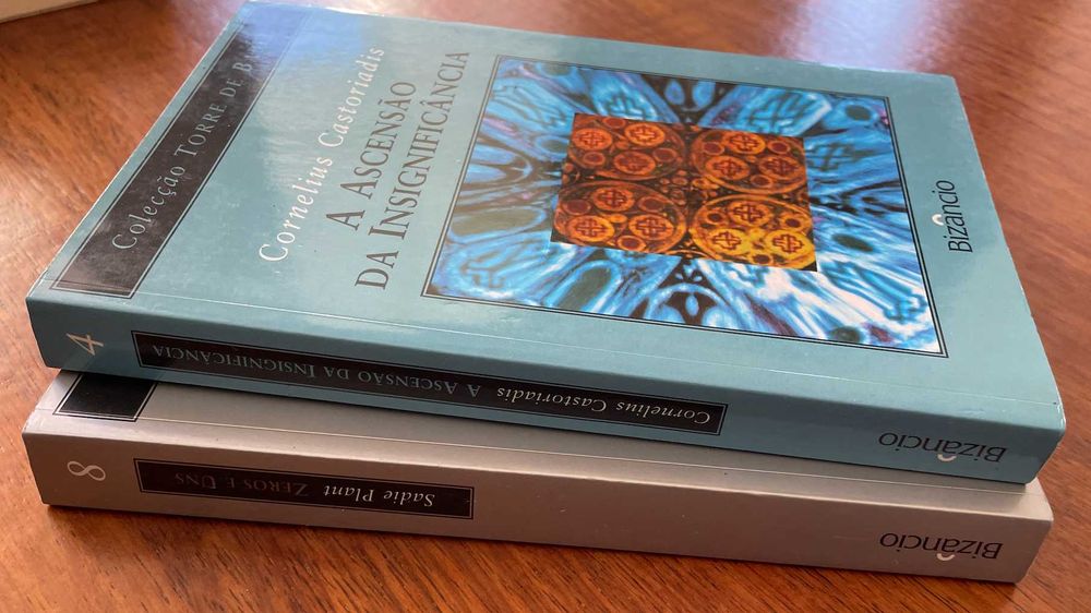 Vários livros em bom estado