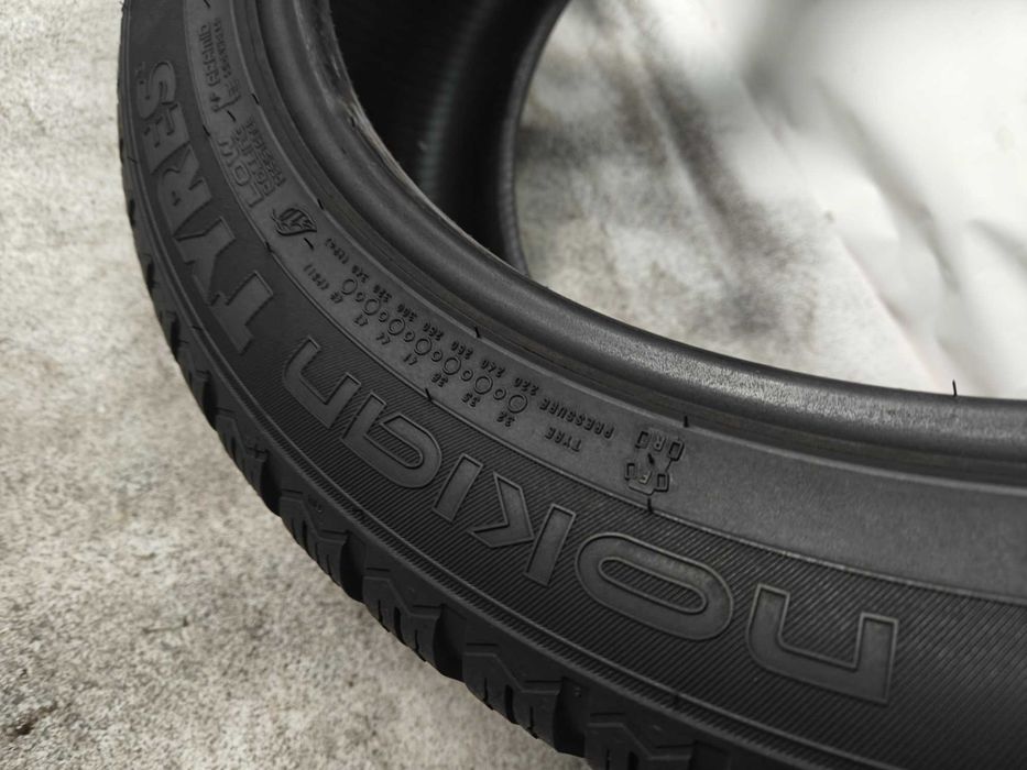 Шини зимові ПАРА 2ШТ R20 255 45 Nokian WR SUV4
