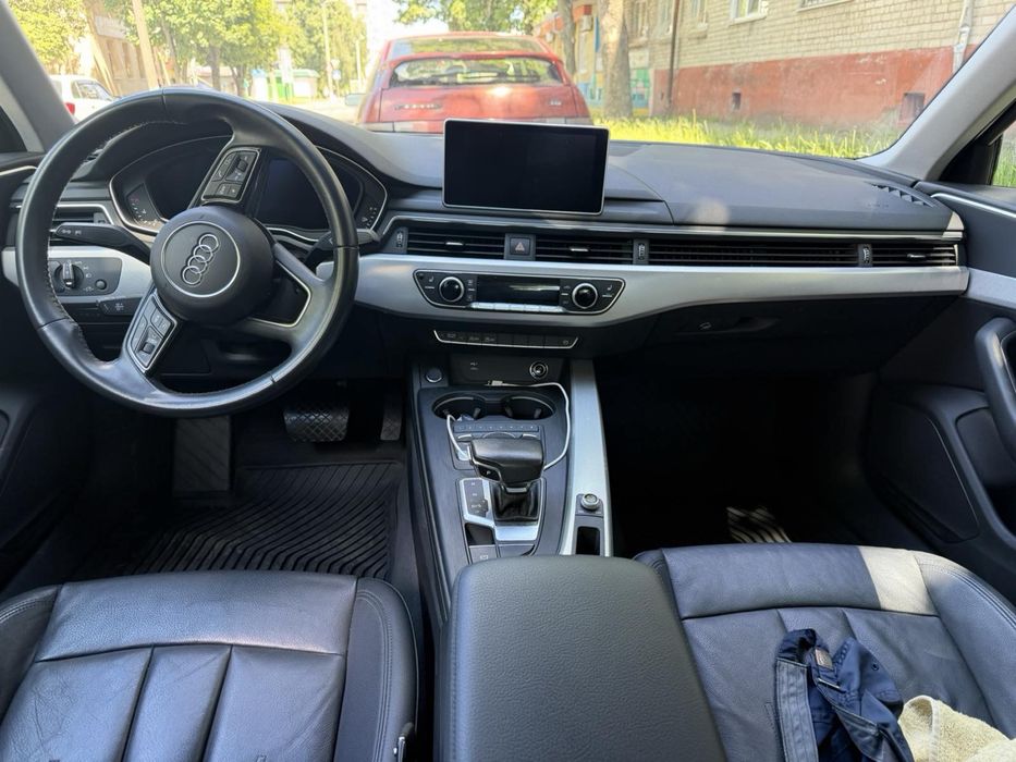 Продам автомобіль Audi A4 2018