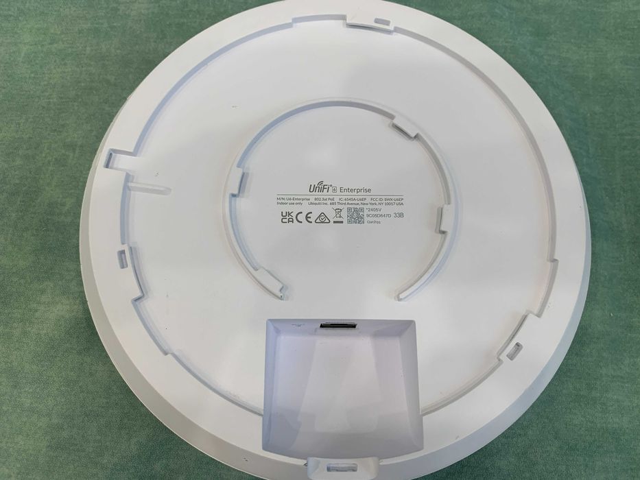 Точка доступу Ubiquiti UniFi U6-ENTERPRISE Wi-Fi 6, 6 ГГц, 4800Mbps