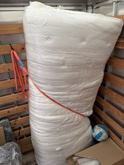 Cama de casal em boas condiçoes