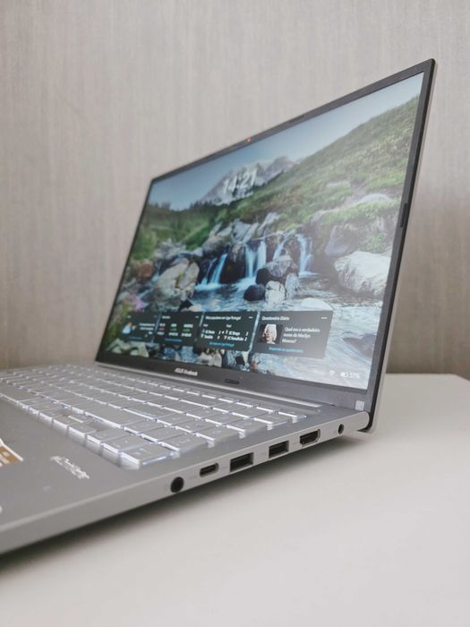 ASUS VivoBook 16 X1605EA