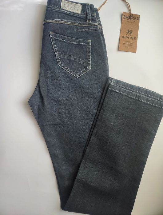 Стокові жіночі джинси