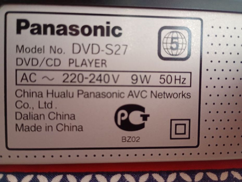 Panasonic DVD-S27
DVD-програвач.