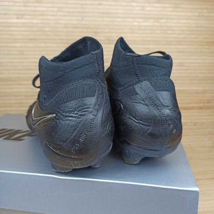 Бутси Nike Phantom Luna II Elite FG Розмір 41 (26 см.)