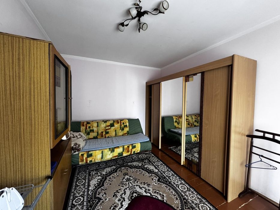 Окремий  2-х поверховий цегл.  будинок