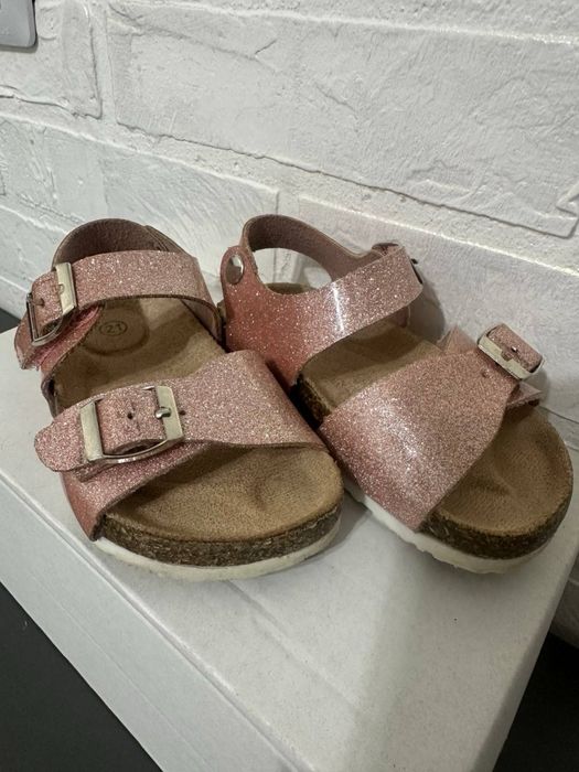 Дитячі босоніжки дівчинка