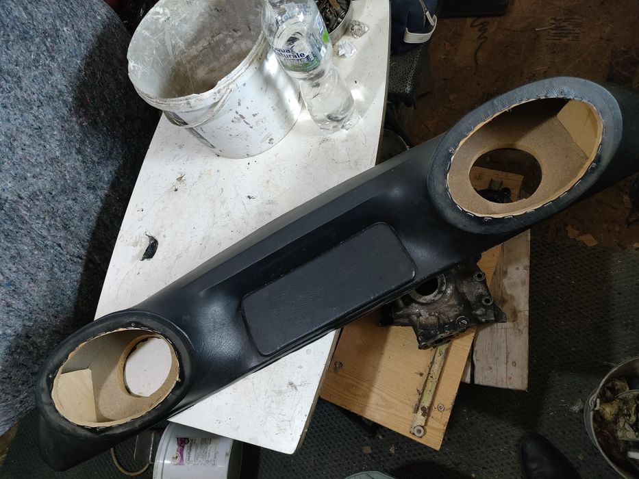 Задняя полка под динамики Овалы москвич