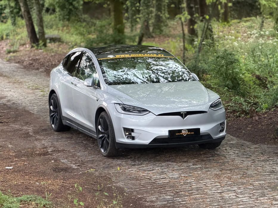 Tesla Model X 100D