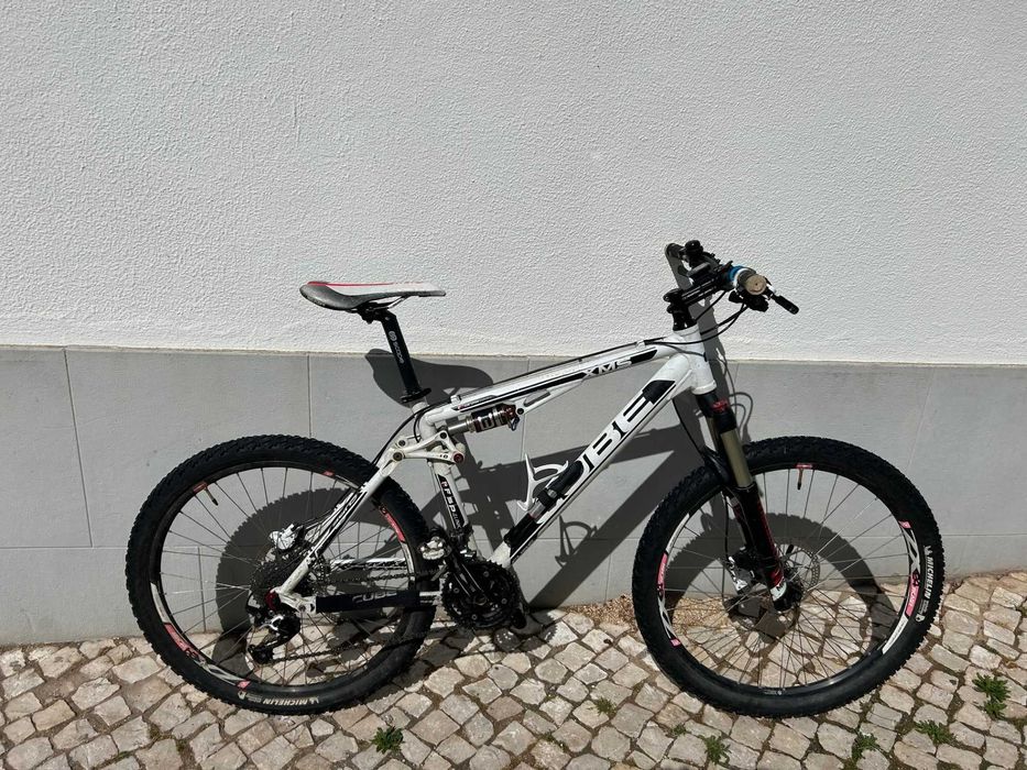 Bicicleta MTB /  BTT Cube XMS suspensão total