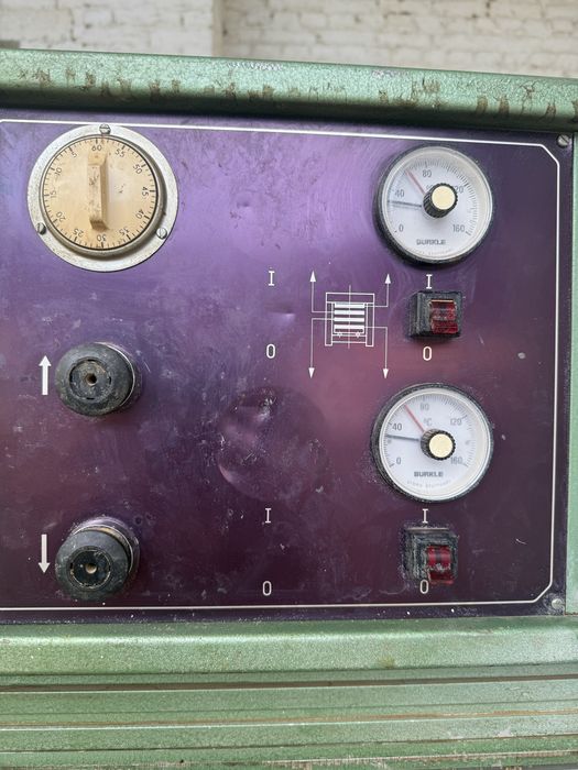 Гарячий прес, прес для шпонування Bürkle