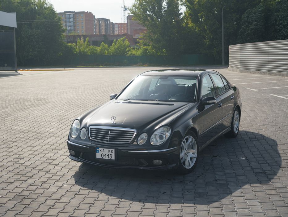Mercedes benz w211 e500.