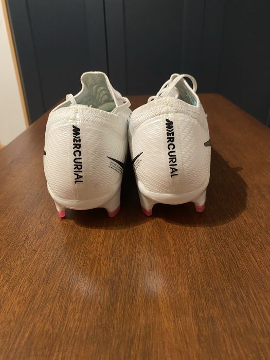 Korki pilkarskie nike 43