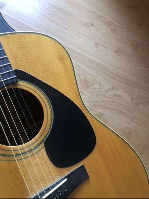 Guitarra Yamaha L-15A