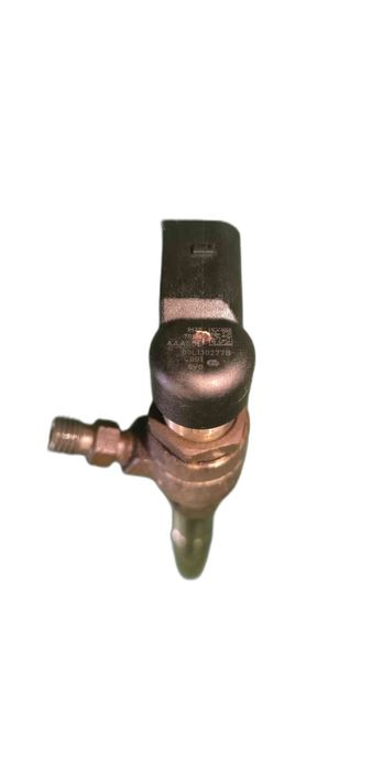 Injetor VW GOLF VI 1.6 TDI (77 kW / 105 cv) [02.2009 - 11.2012] 03L130277B (OEM)