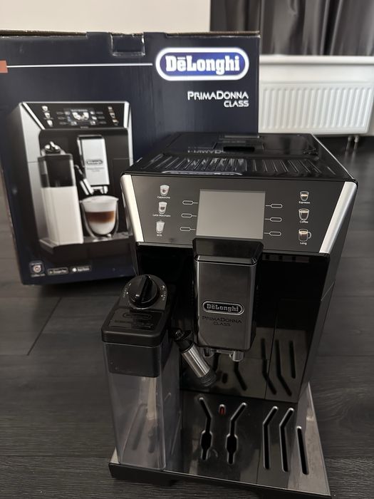 Преміум кавомашина DeLonghi PrimaDonna Class