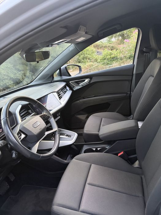 Audi Q4 - Etron 35 (Garantia)