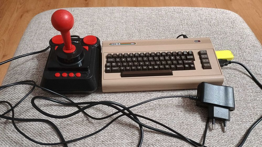 The C 64 mini  gry retro komplet, sprawna