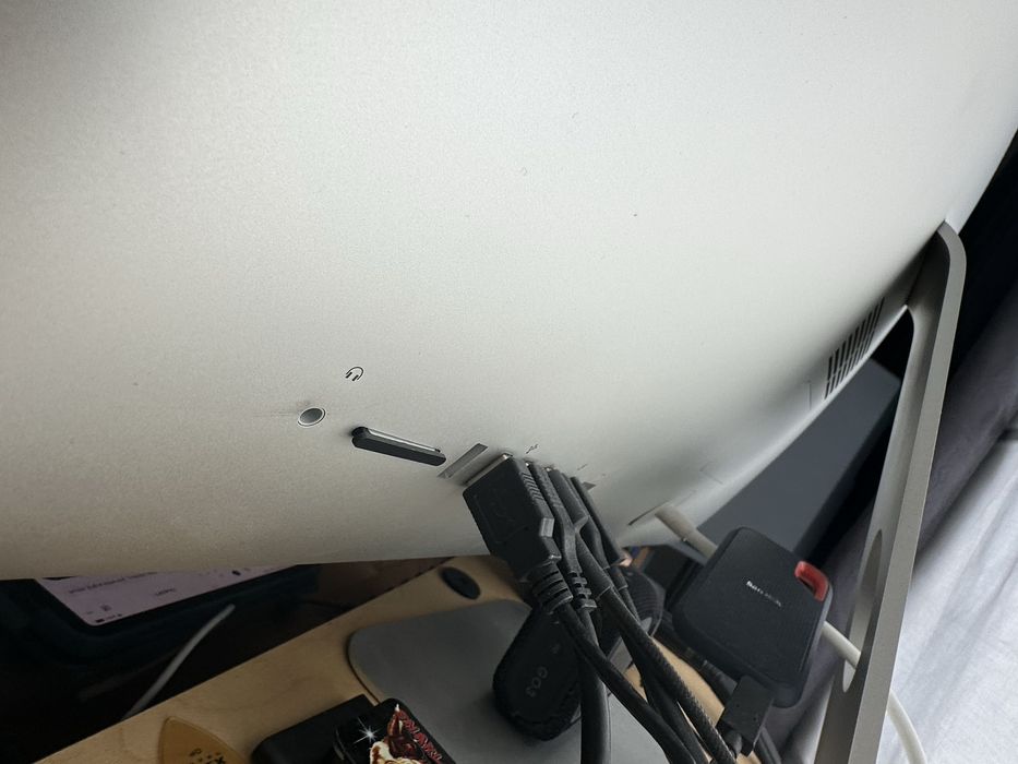 iMac 27” Retina 5K (2017) — i7 4.2 GHz + 64GB RAM