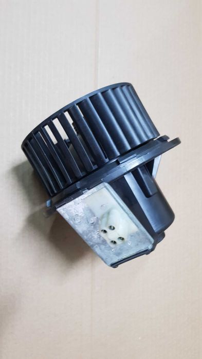 Clássicos Peças  Porsche VW Peugeot Citroen  Jaguar Mercedes Opel .