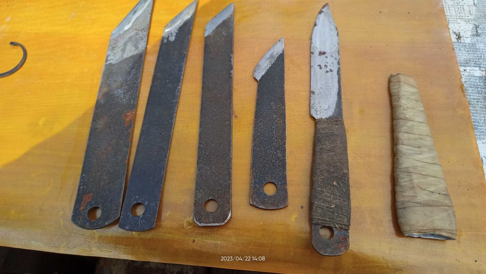 Форма для выпечки,мясорубка,бидон, эмалированные лотки,ножи