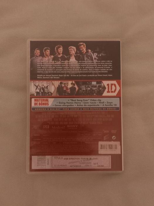CD Cinema Version 1D - This Is Us436548438506219521