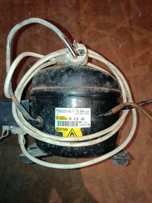 Продам Компресор від холодильника робочому стані