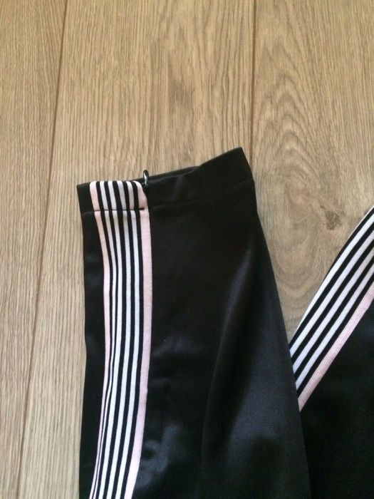 Spodnie dresowe czarne H&M z lampasami