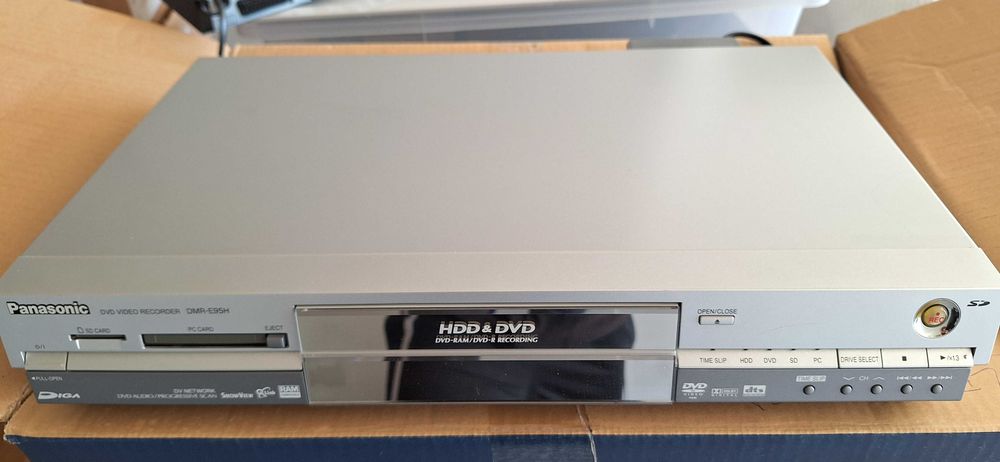 systema de som de cinema Sony et gravador de film video Panasonic