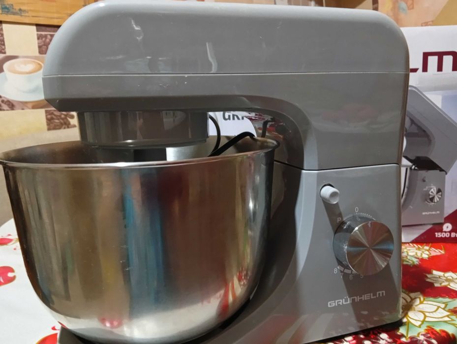 Кухонна машина в відмінному стані