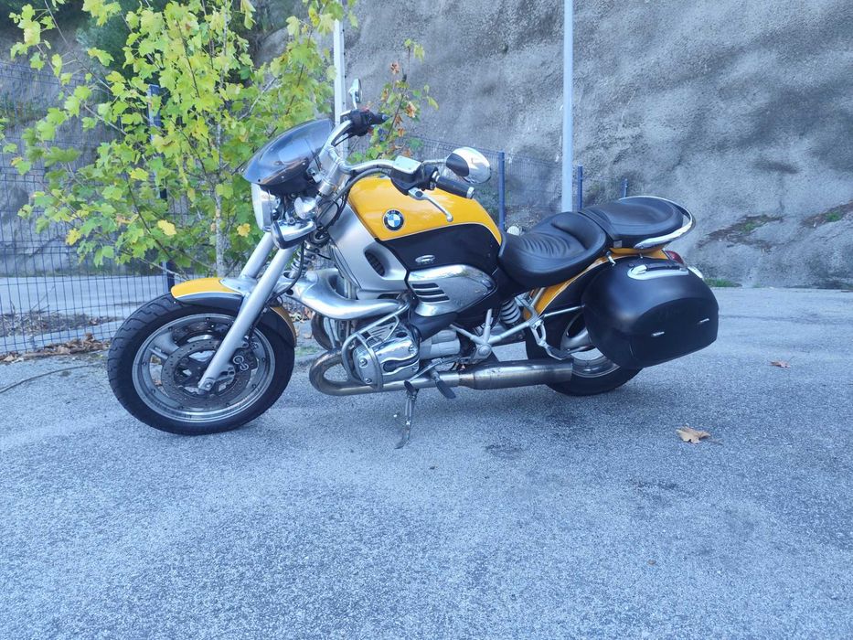 Moto BMW R1200C INDEPENDENT 2001 (filme 007)