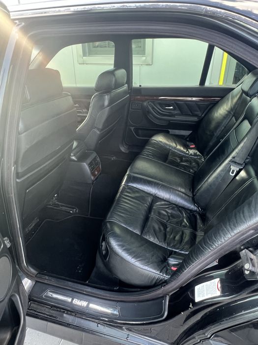 Продам BMW 735І E38