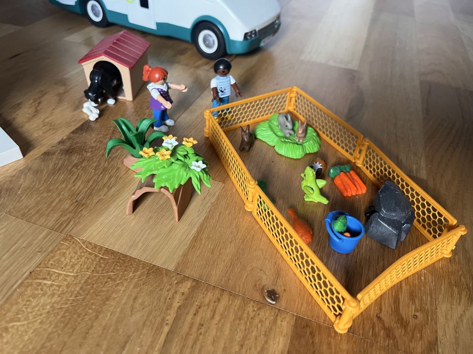 Playmobile szkoła kamper zagroda królików