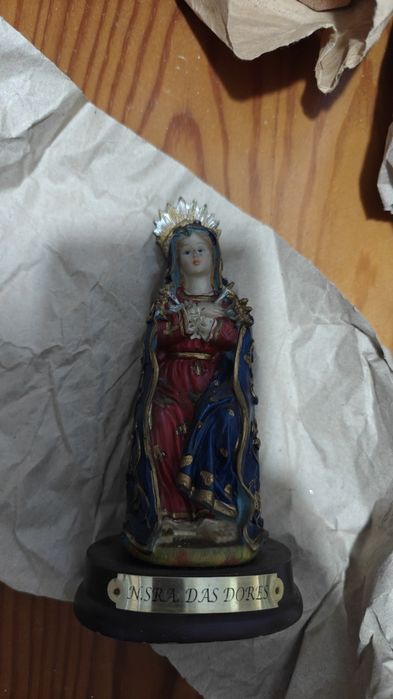Estatuetas e marfinites religiosas diversas