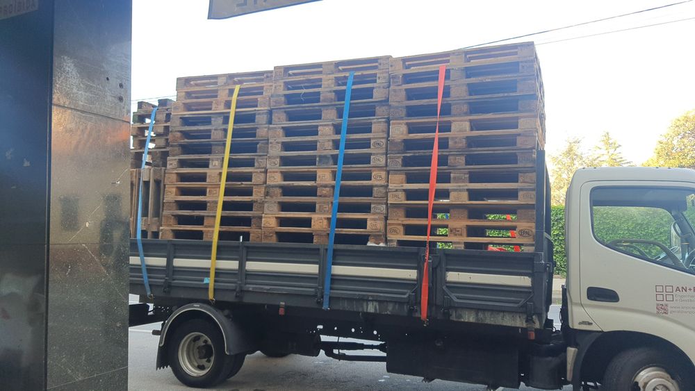 Pequenos,e grandes Fretes, transporte , armazenagem