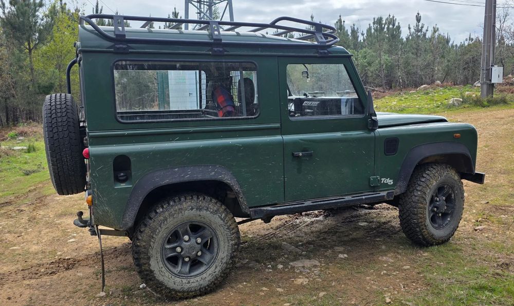 Land Rover Defender 90 2.5 TD5 Metal Top — Lousã, Coimbra