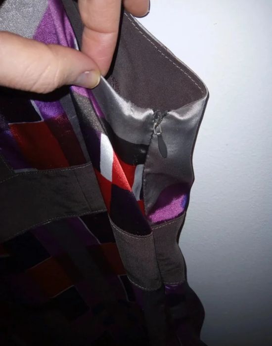 Vestido reto de cavas, tipo cetim, M Throttleman