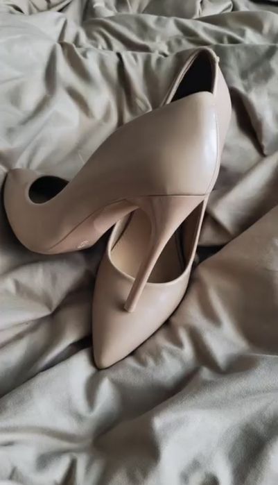 Туфлі-човники бежеві