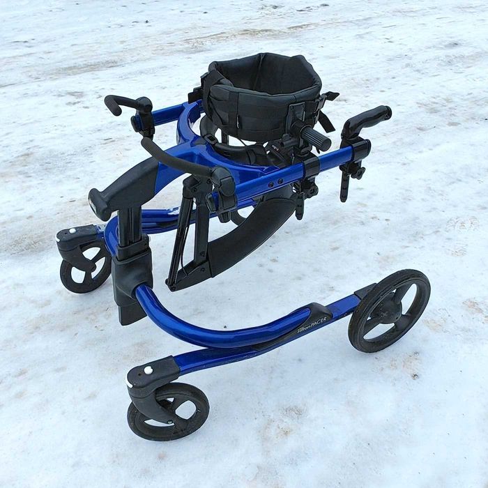 Задньопорні ходунки для дітей із ДЦП Rifton Dynamic Pacer Gait Trainer