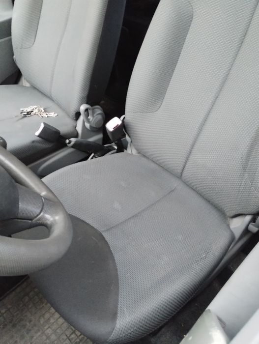 fotele przednie tylne aygo C1 peugeot 107 5d 3d deska rozdzielcza kons