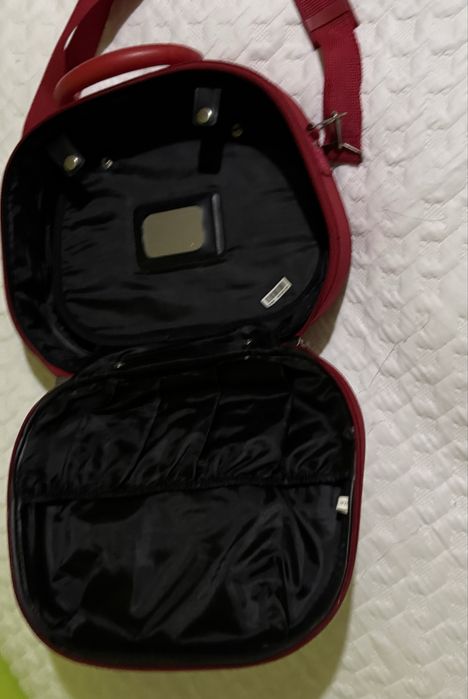 Mala pequena vermelha