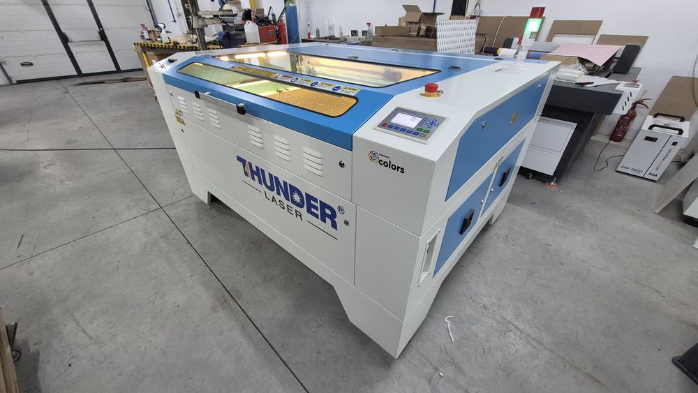 Máquina de corte e gravação laser ThunderLaser Nova51 1300x900mm