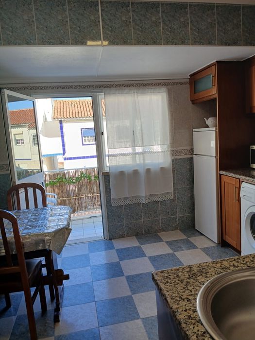 Peniche -Apartamento T2 para alugar na ÉPOCA ESCOLAR
