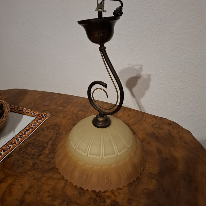 Продам люстру для кухні