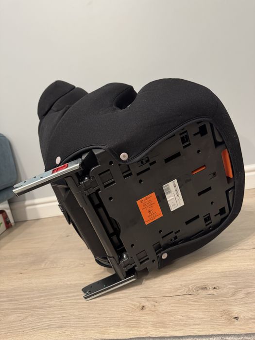 Автокрісло Cybex Juno 2-fix 9–18 кг, Isofix