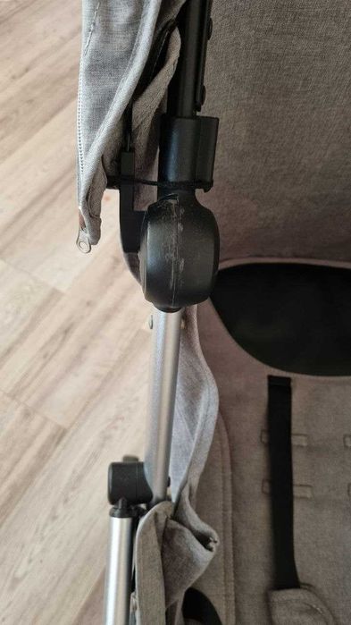 Прогулянкова коляска Chicco