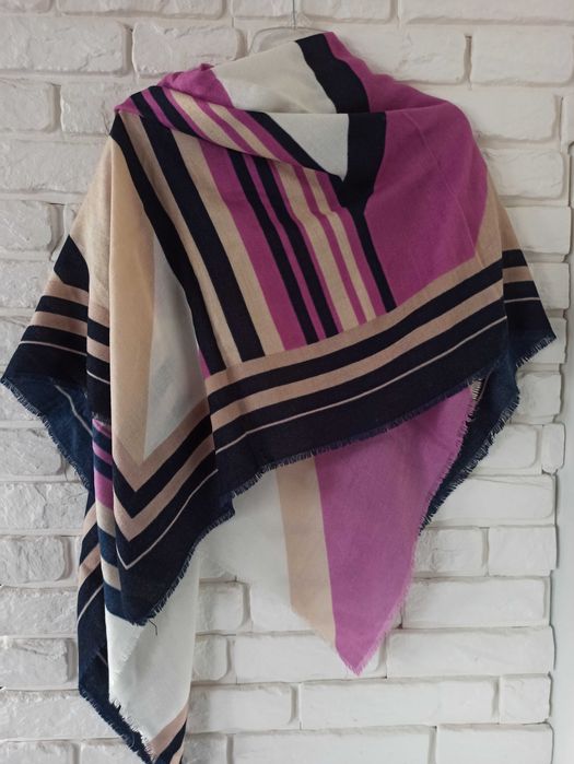 Duża chusta w geometryczne wzory